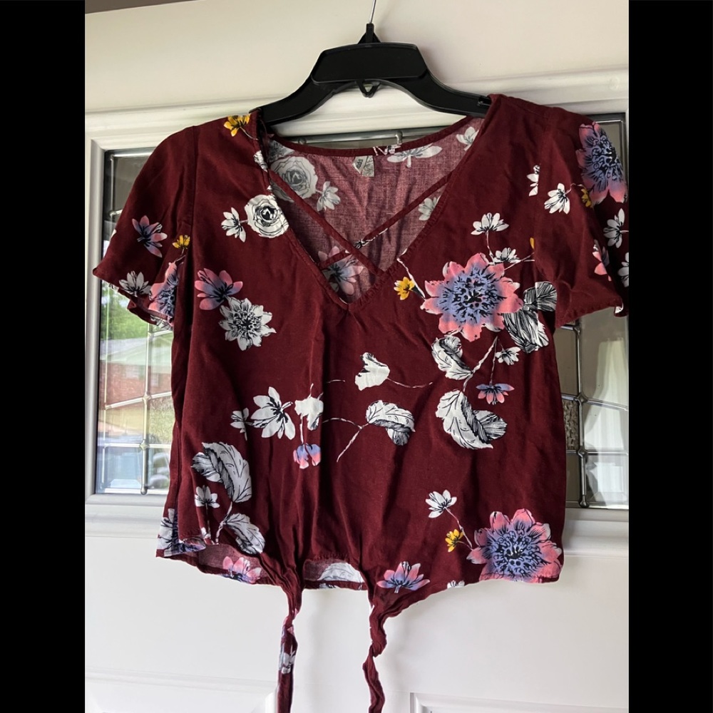 Used X-small short sleeve burgundy/pink floral crop top by Mudd